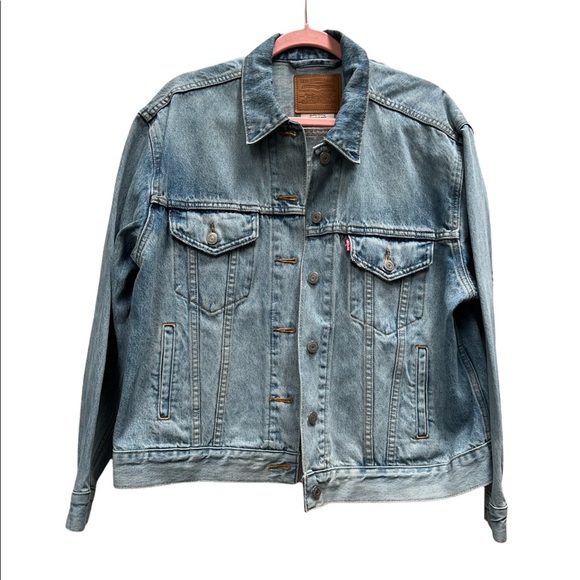 Levi’s womens jean jacket with tufted logo on back - Picture 1 of 2